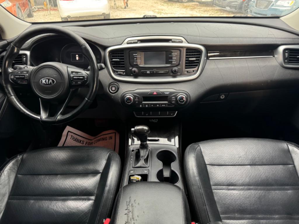 2016 Kia Sorento - $8,990