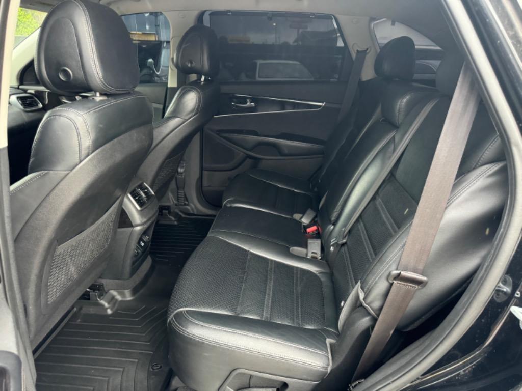 2016 Kia Sorento - $8,990