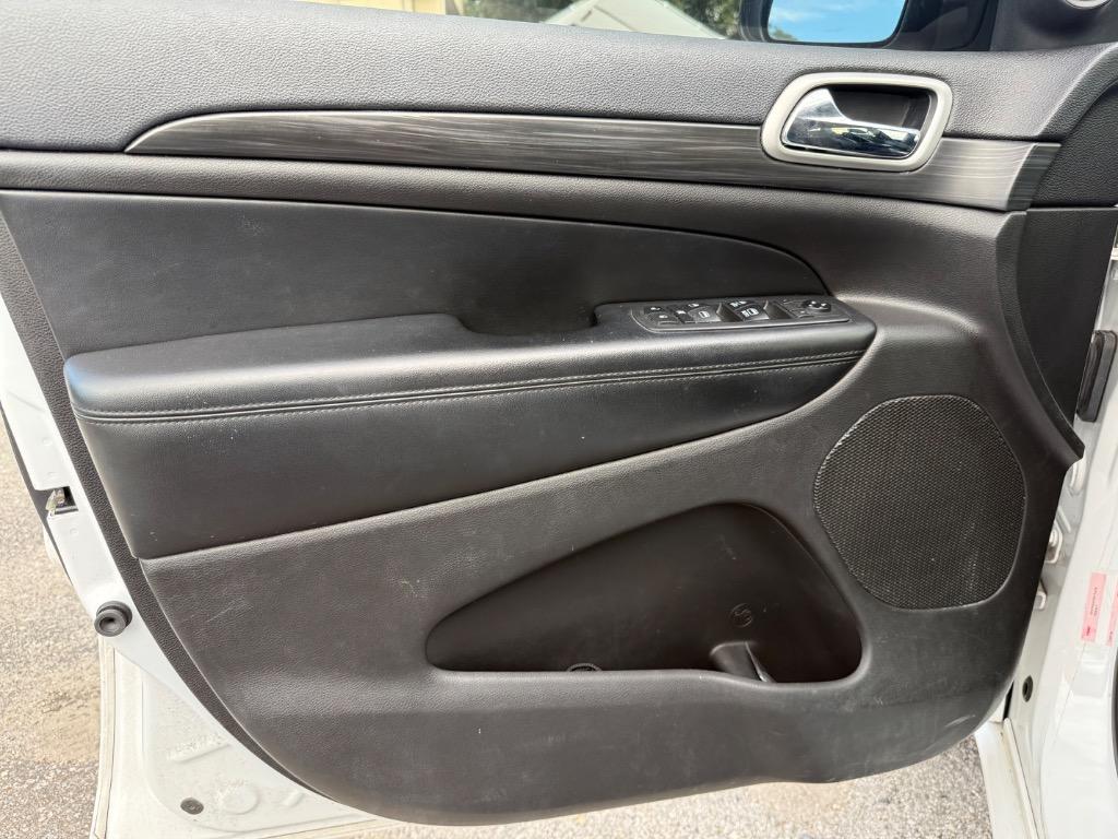 2019 Jeep Cherokee - $16,990