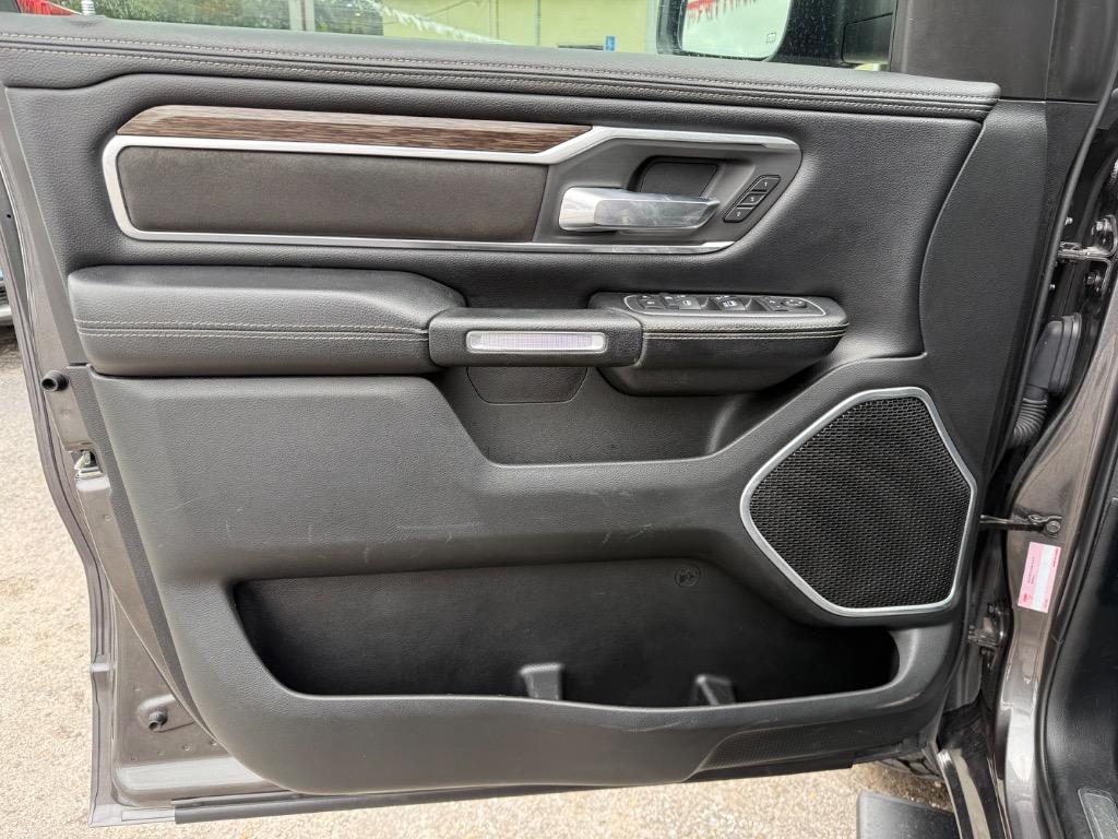 2020 RAM 1500 Laramie photo