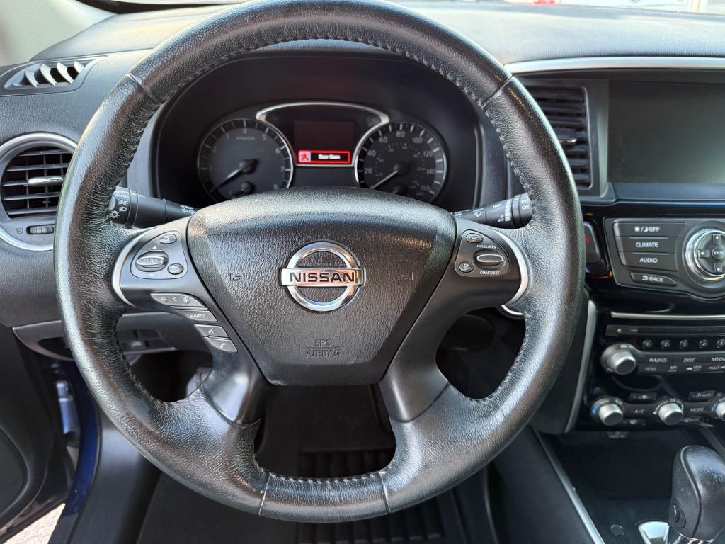 2018 Nissan Pathfinder SV photo