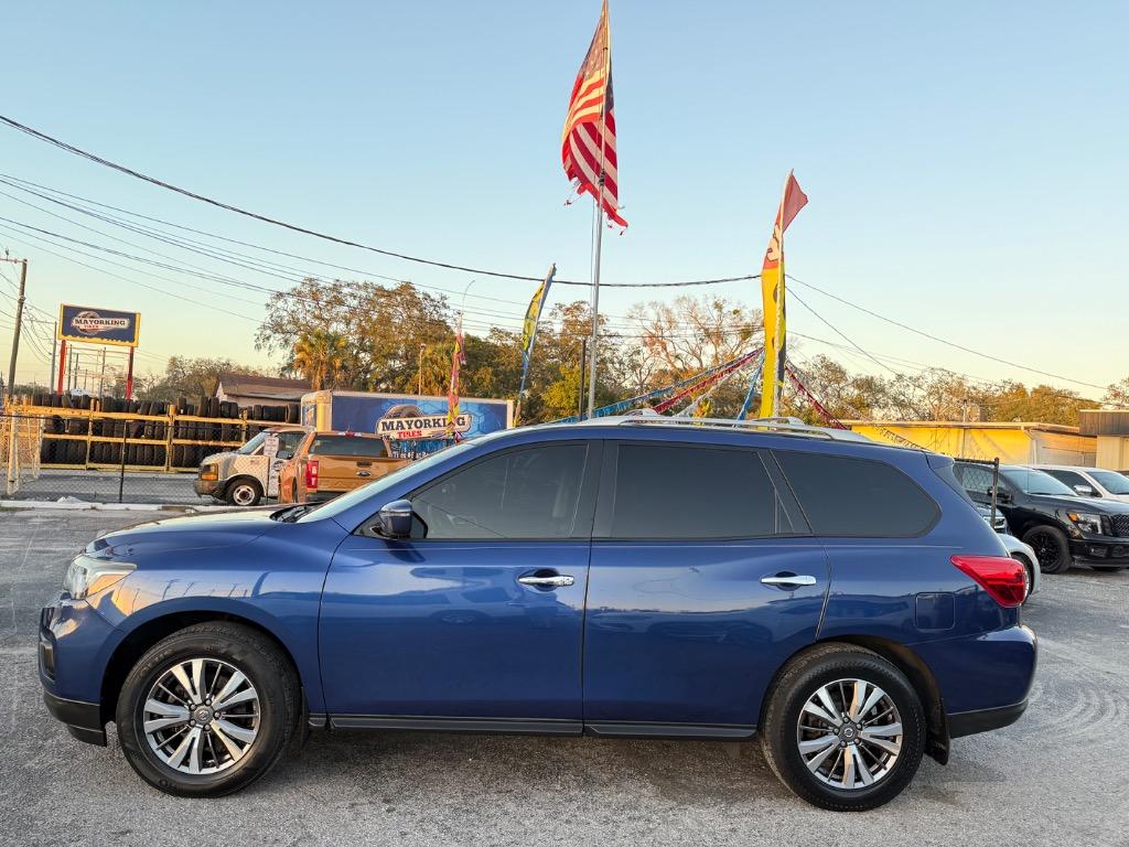 2018 Nissan Pathfinder SV photo