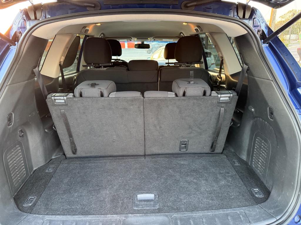 2018 Nissan Pathfinder SV photo