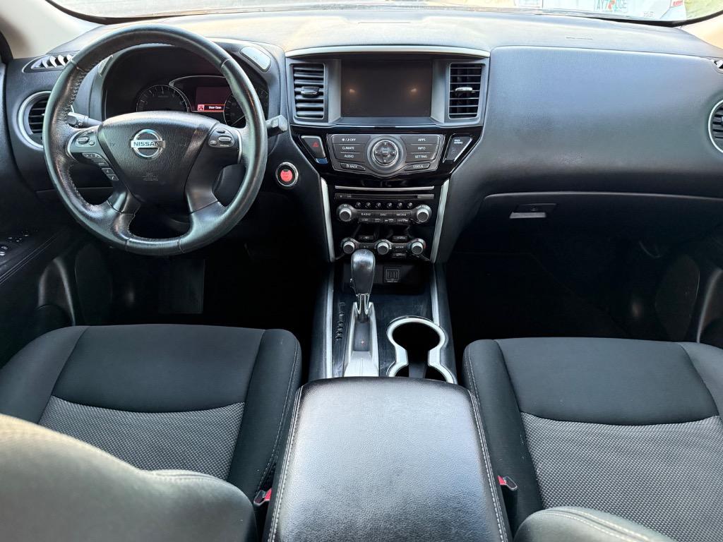 2018 Nissan Pathfinder SV photo