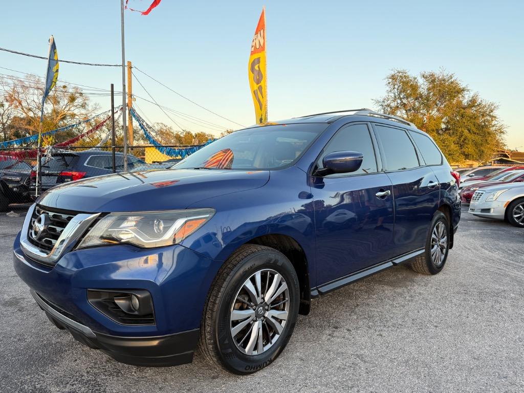 2018 Nissan Pathfinder SV photo