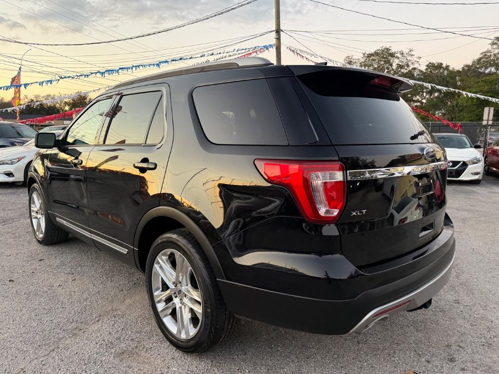 2017 Ford Explorer XLT photo
