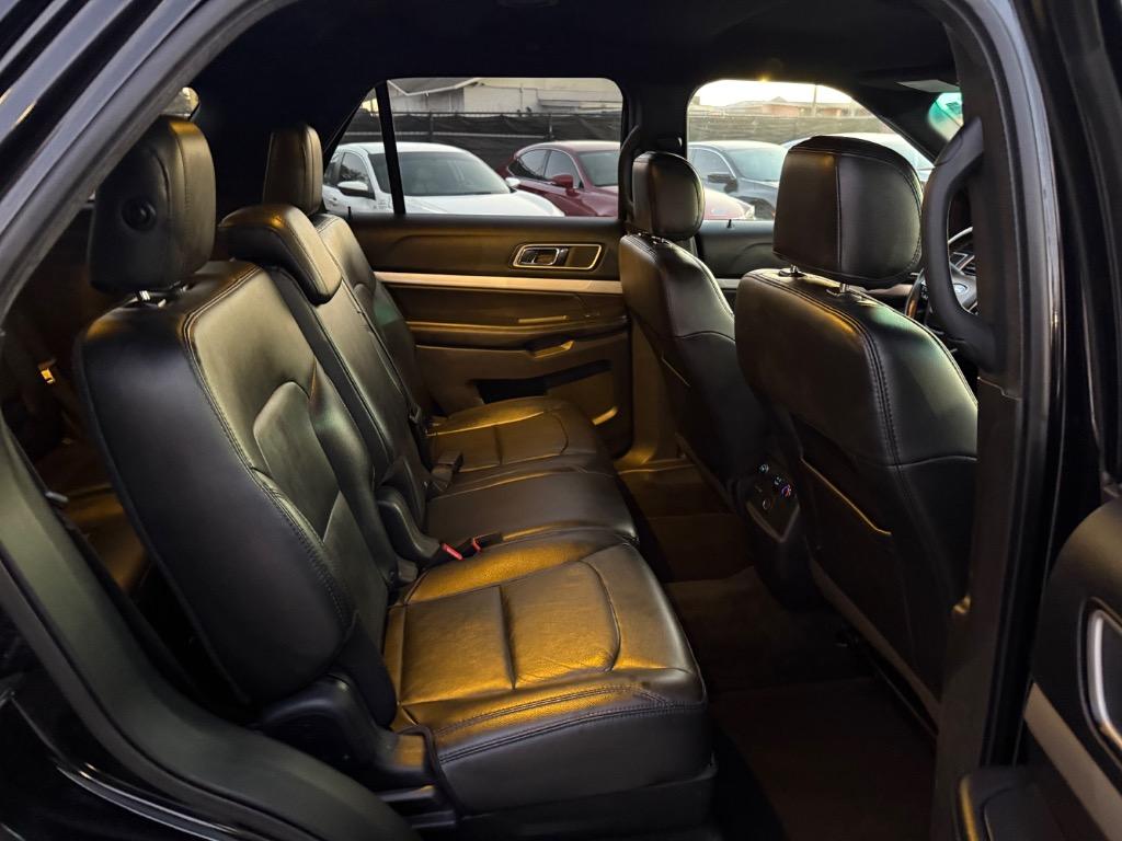 2017 Ford Explorer XLT photo