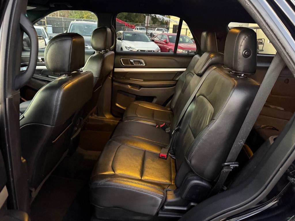 2017 Ford Explorer XLT photo