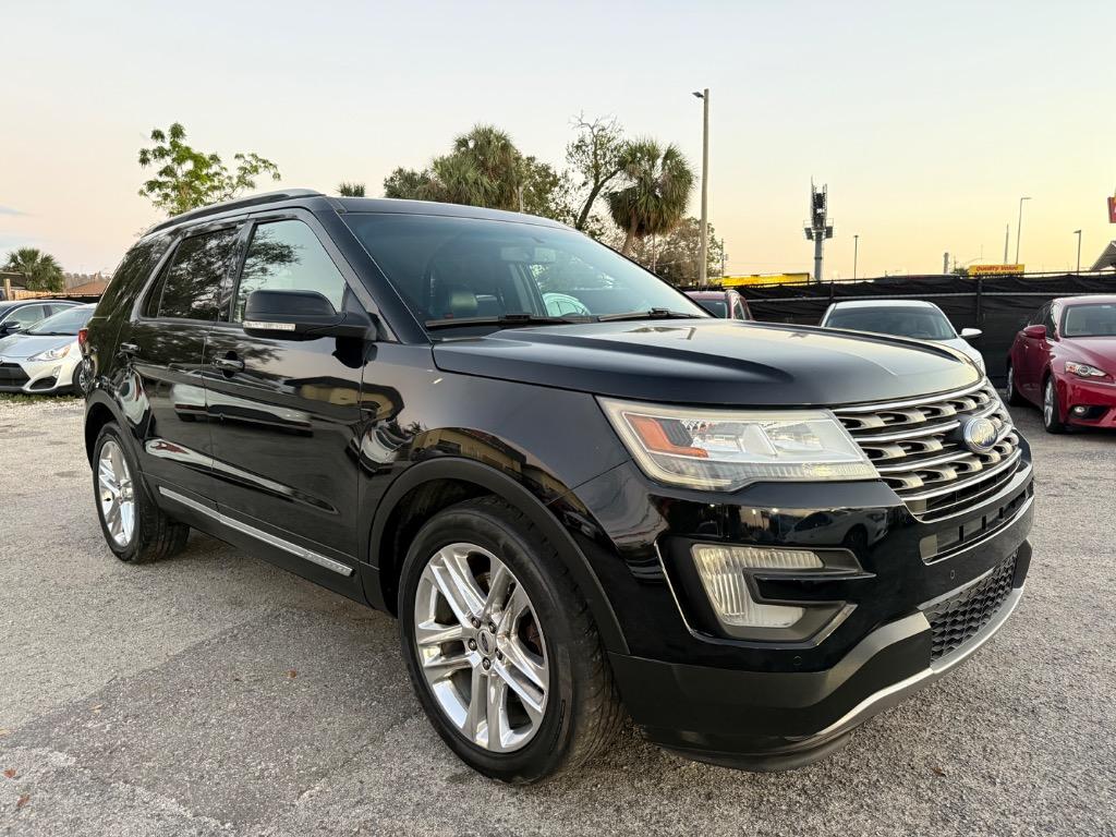 2017 Ford Explorer XLT photo