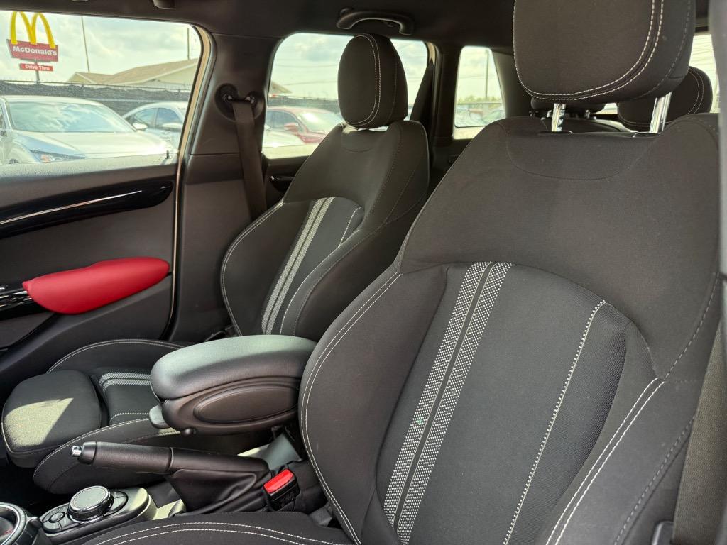 2017 MINI Cooper S photo