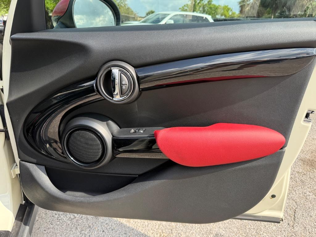 2017 MINI Cooper S photo