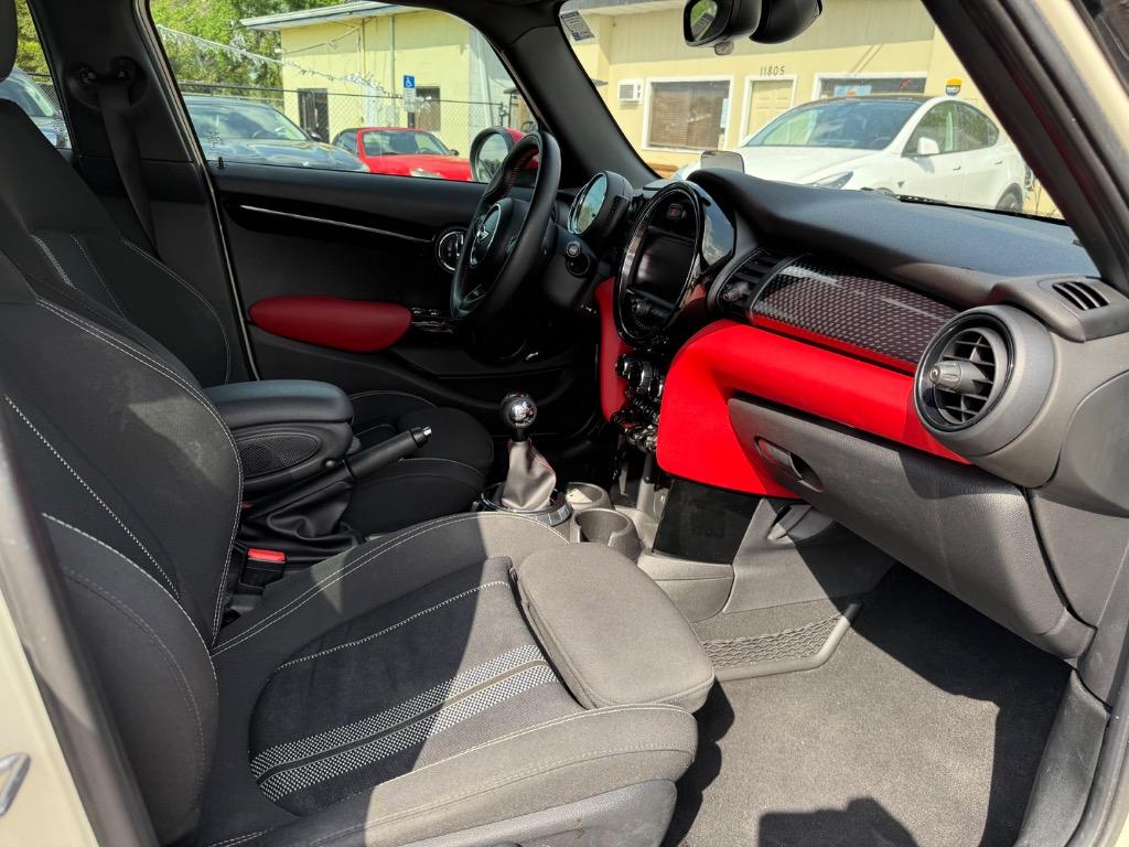 2017 MINI Cooper S photo