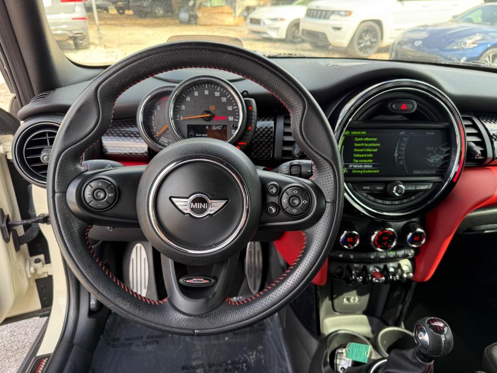 2017 MINI Cooper S photo