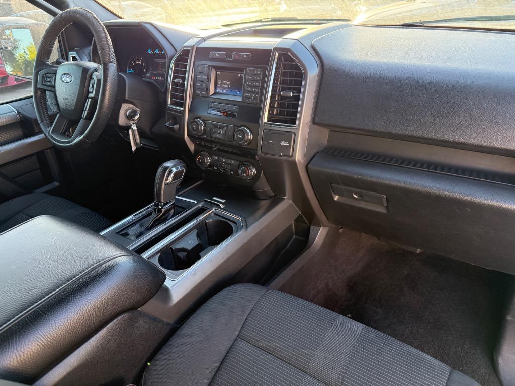 2016 Ford F150 XLT photo