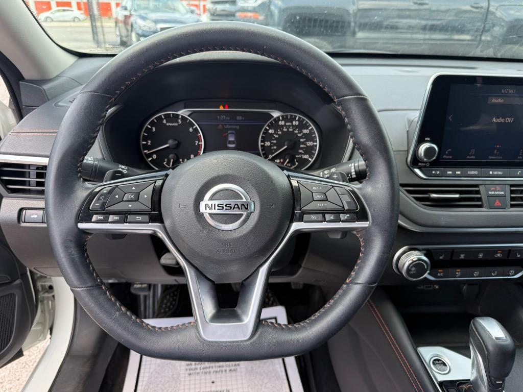 2019 Nissan Altima SR photo