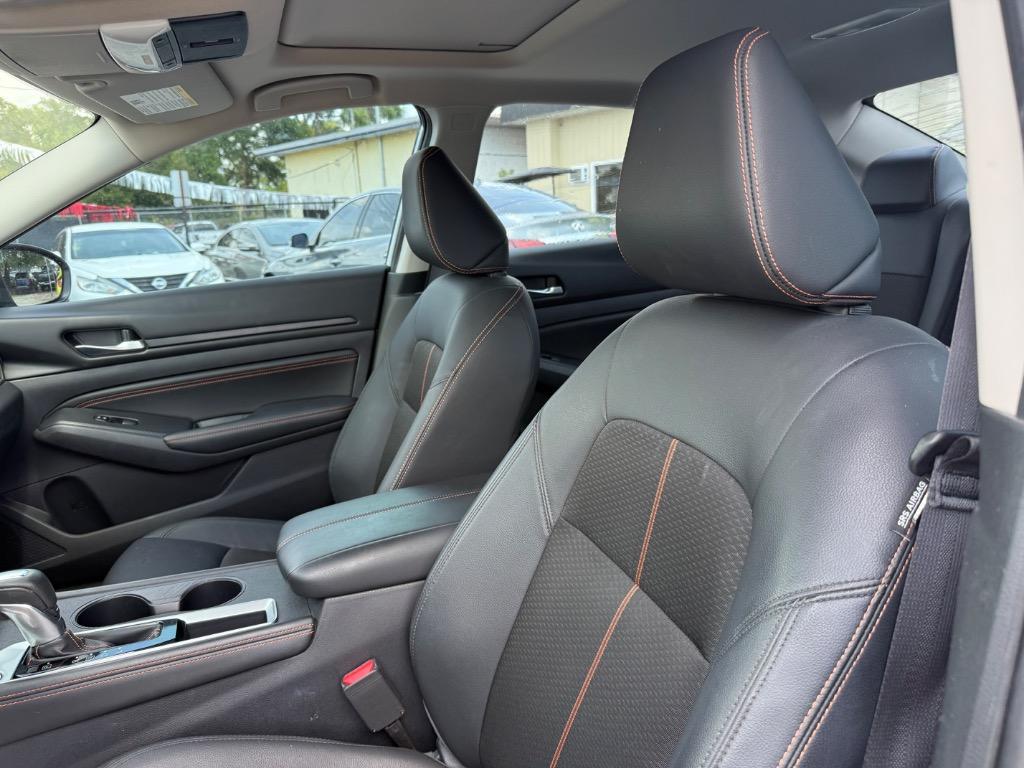 2019 Nissan Altima SR photo