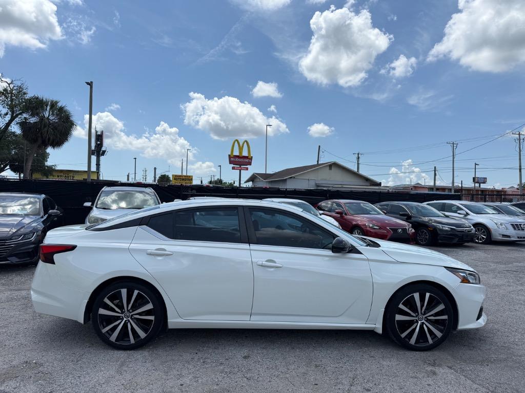 2019 Nissan Altima SR photo