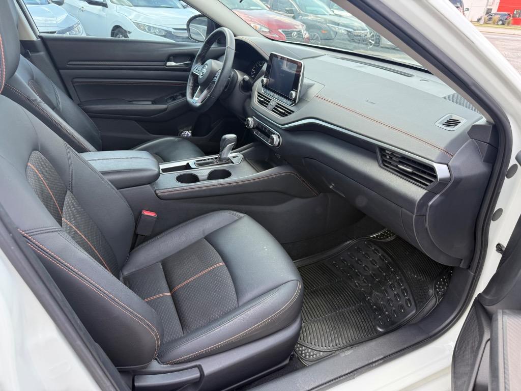 2019 Nissan Altima SR photo