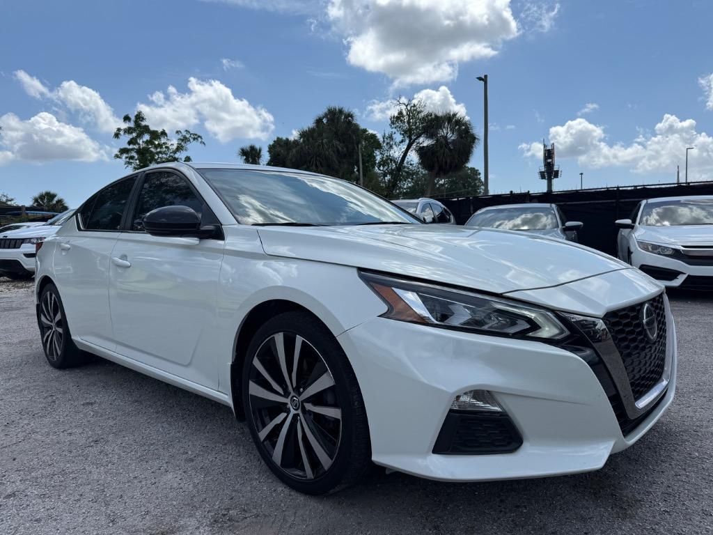 2019 Nissan Altima SR photo