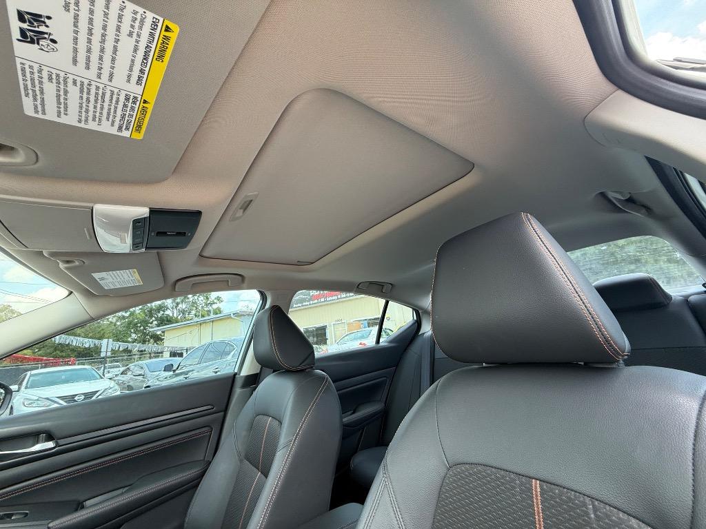 2019 Nissan Altima SR photo