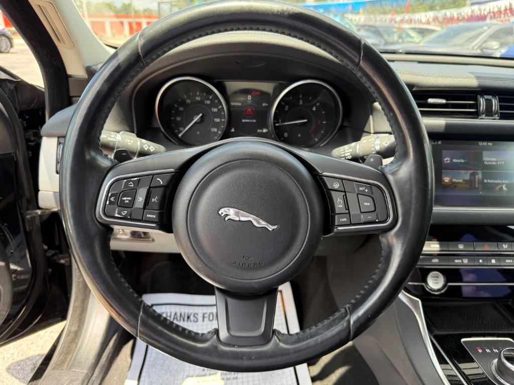 2017 Jaguar XF 20d Prestige photo