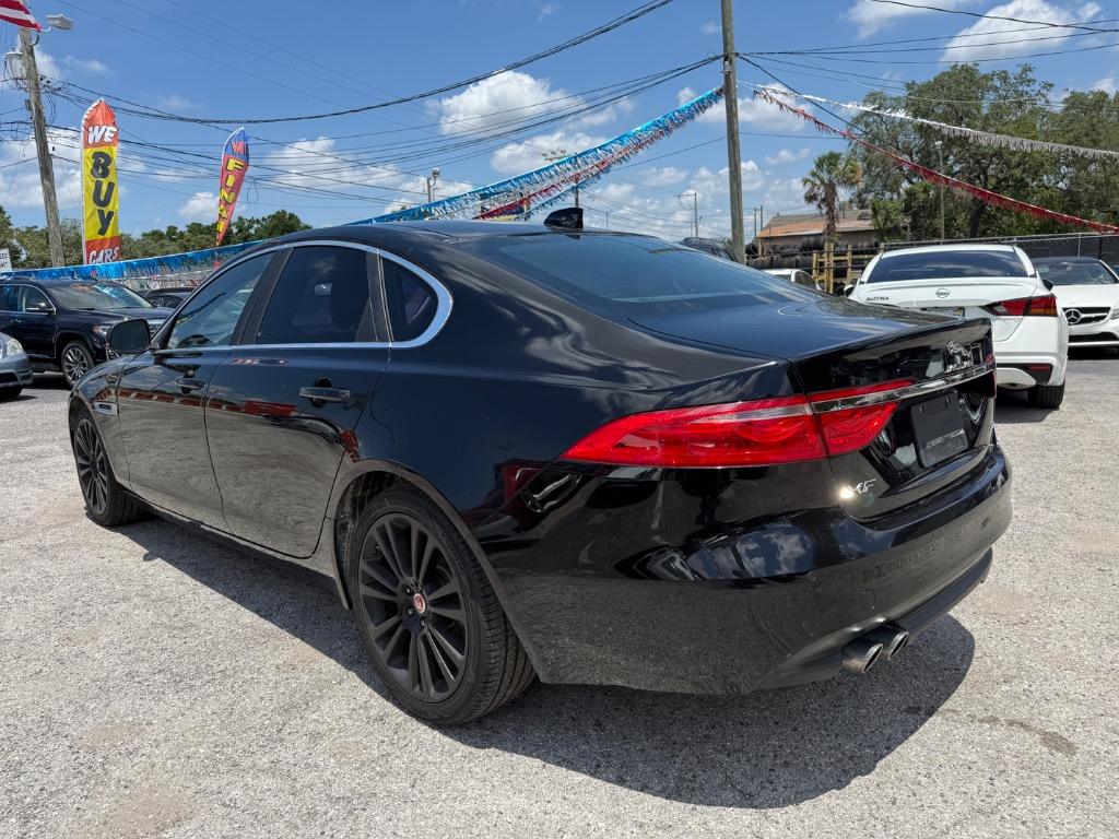 2017 Jaguar XF 20d Prestige photo