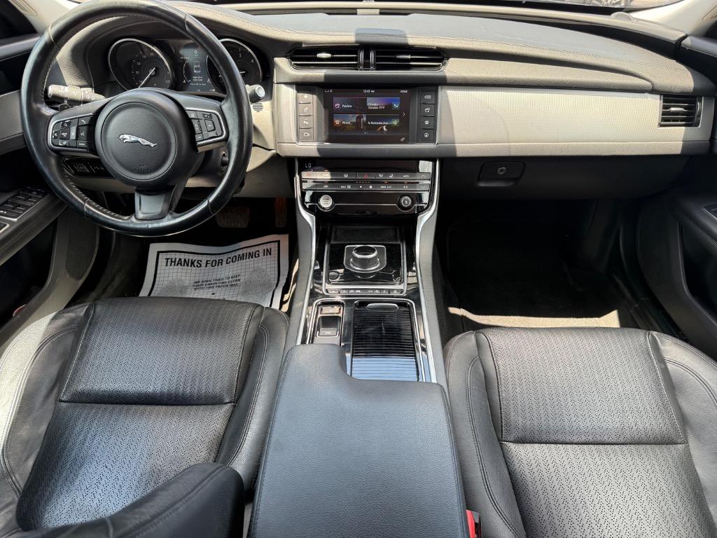 2017 Jaguar XF 20d Prestige photo