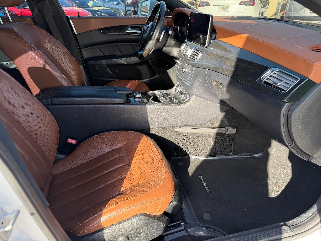 2016 Mercedes-Benz CLS-Class - $17,995