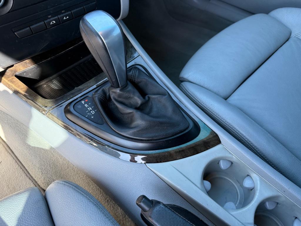 2010 BMW Legend 135i photo