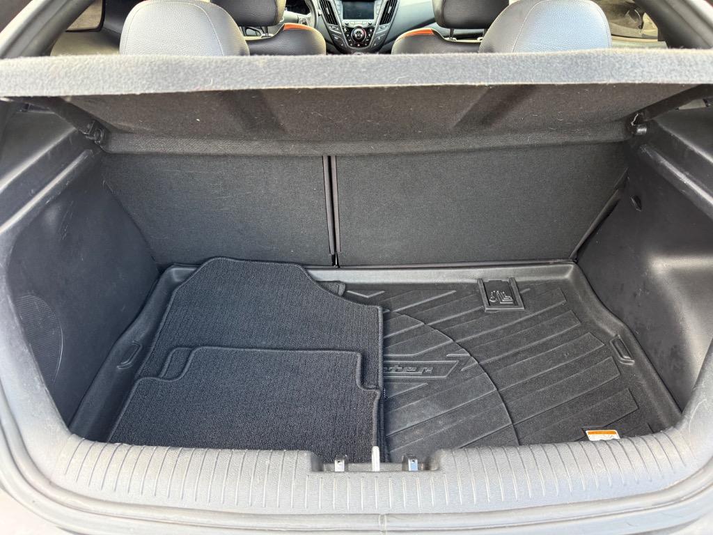 2016 Hyundai Veloster Turbo photo