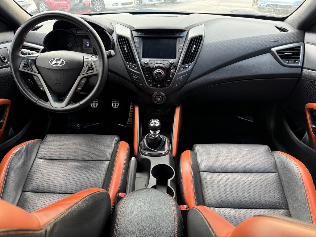 2016 Hyundai Veloster Turbo photo