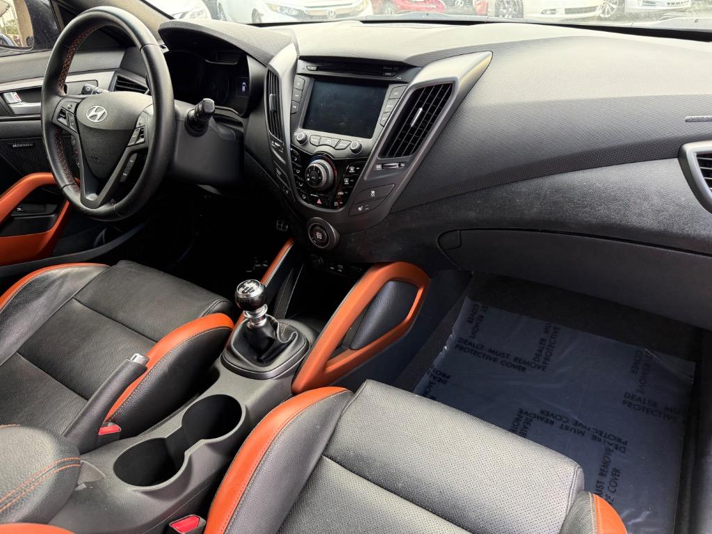 2016 Hyundai Veloster Turbo photo