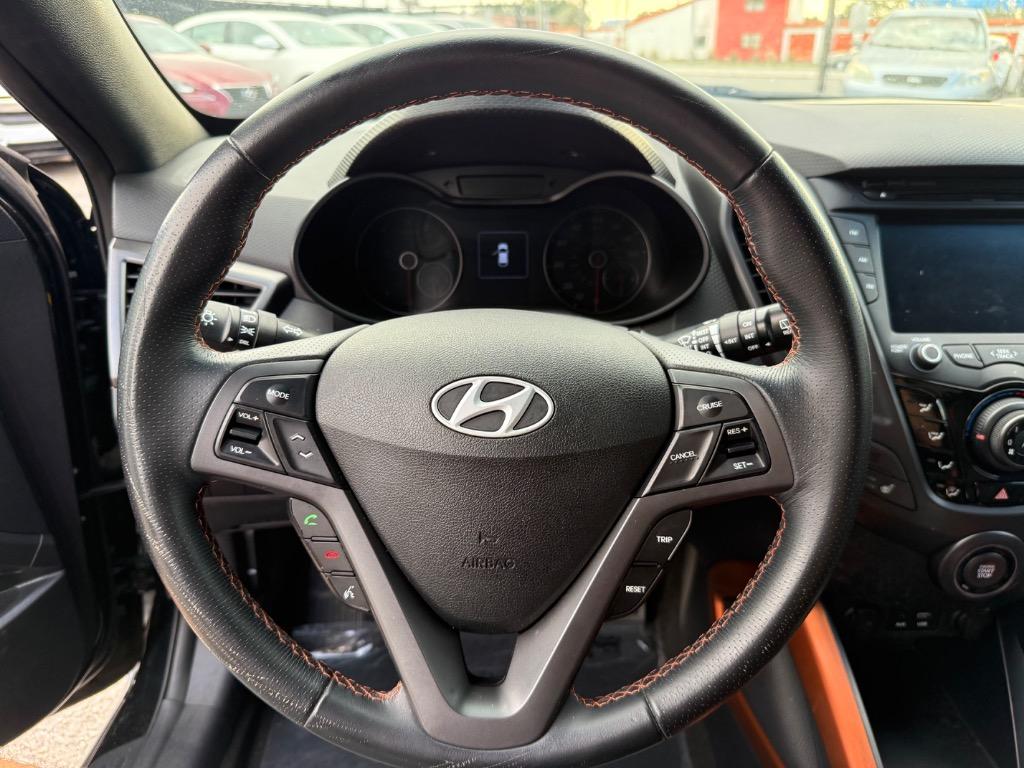 2016 Hyundai Veloster Turbo photo