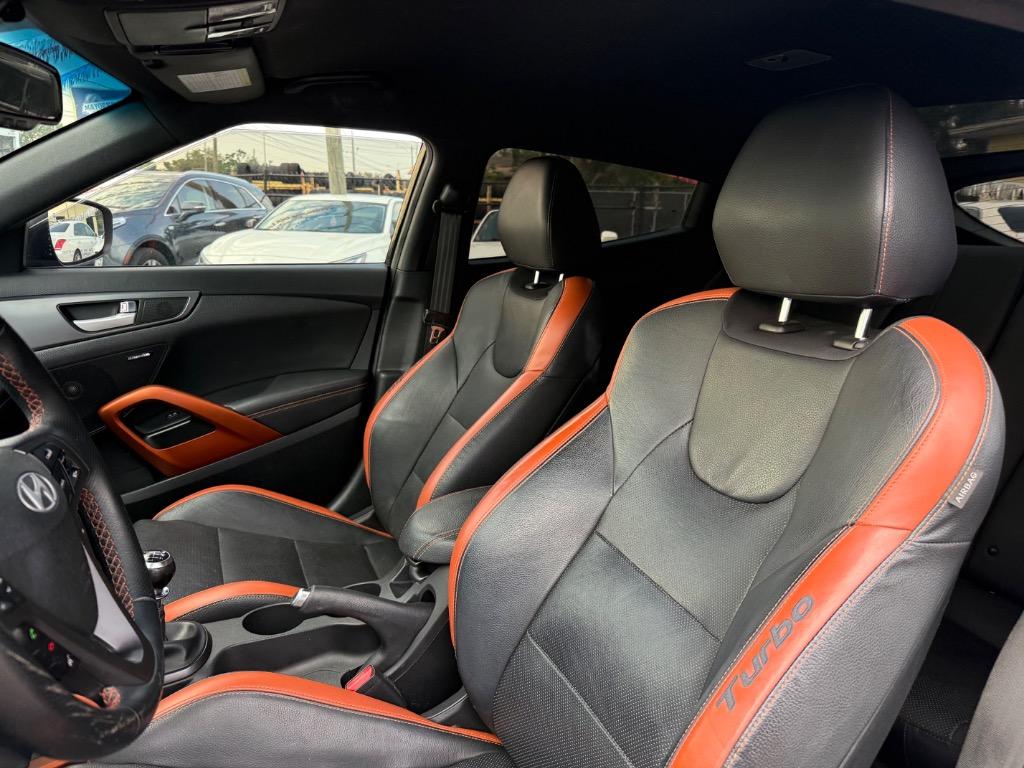 2016 Hyundai Veloster Turbo photo