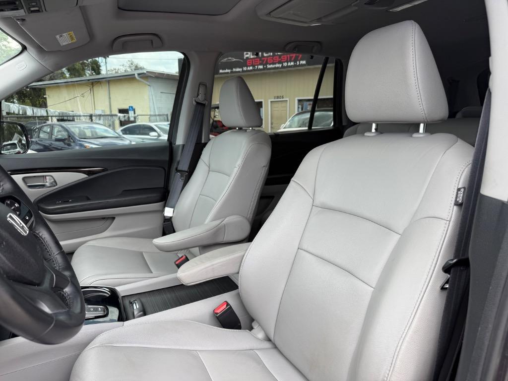 2020 Honda Pilot Touring photo
