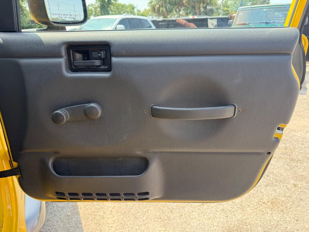 2004 Jeep Wrangler X photo