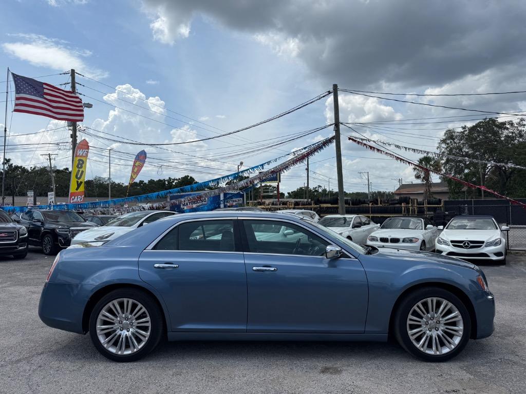 2011 Chrysler 300 C photo