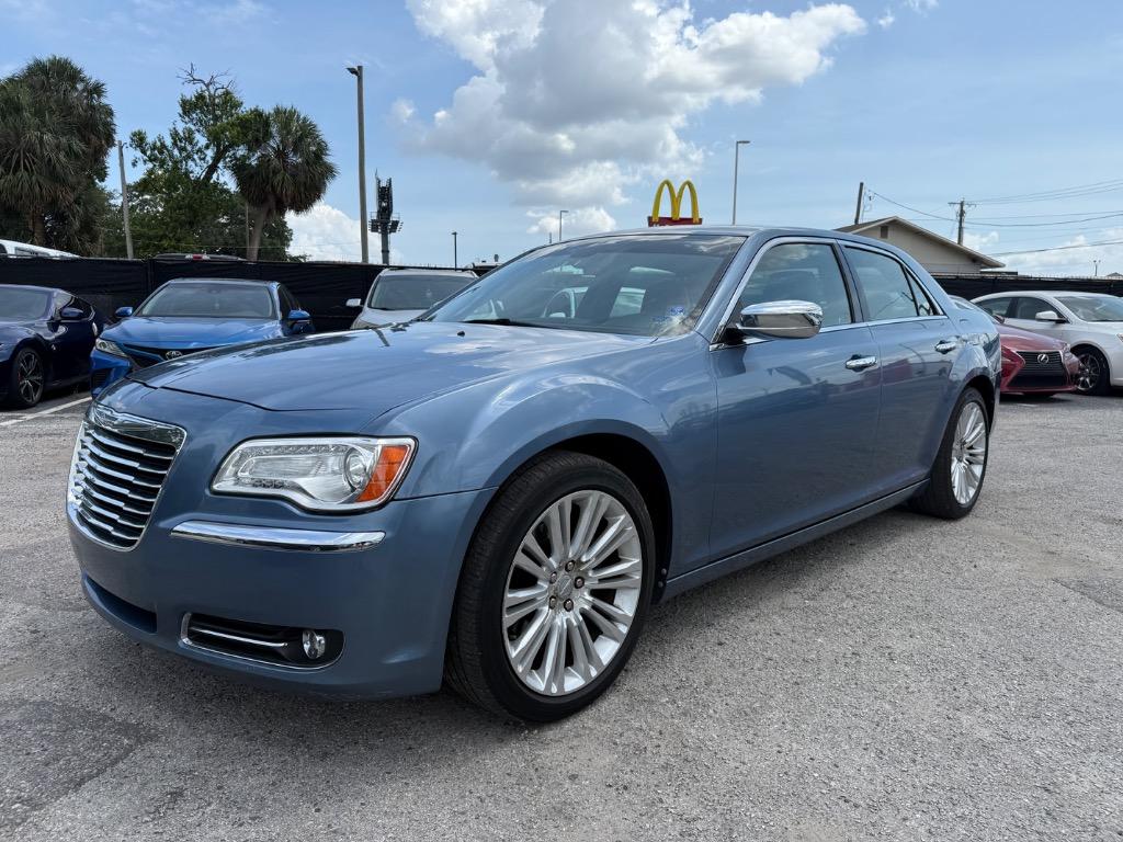 2011 Chrysler 300 C photo