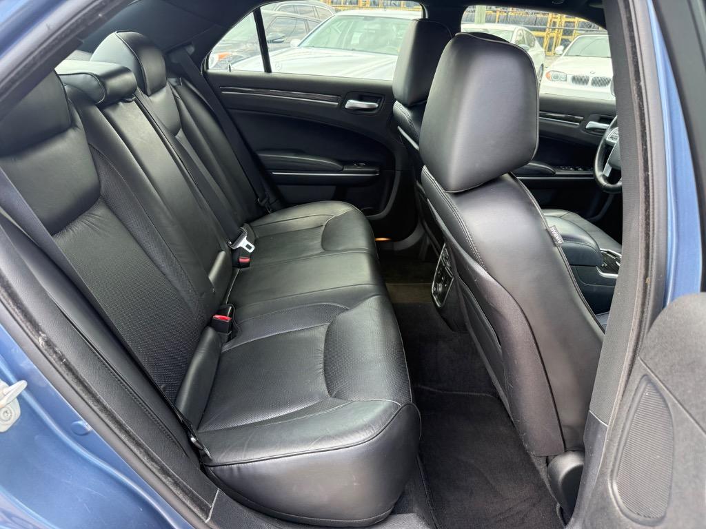 2011 Chrysler 300 C photo