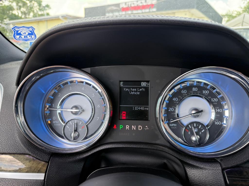 2011 Chrysler 300 C photo