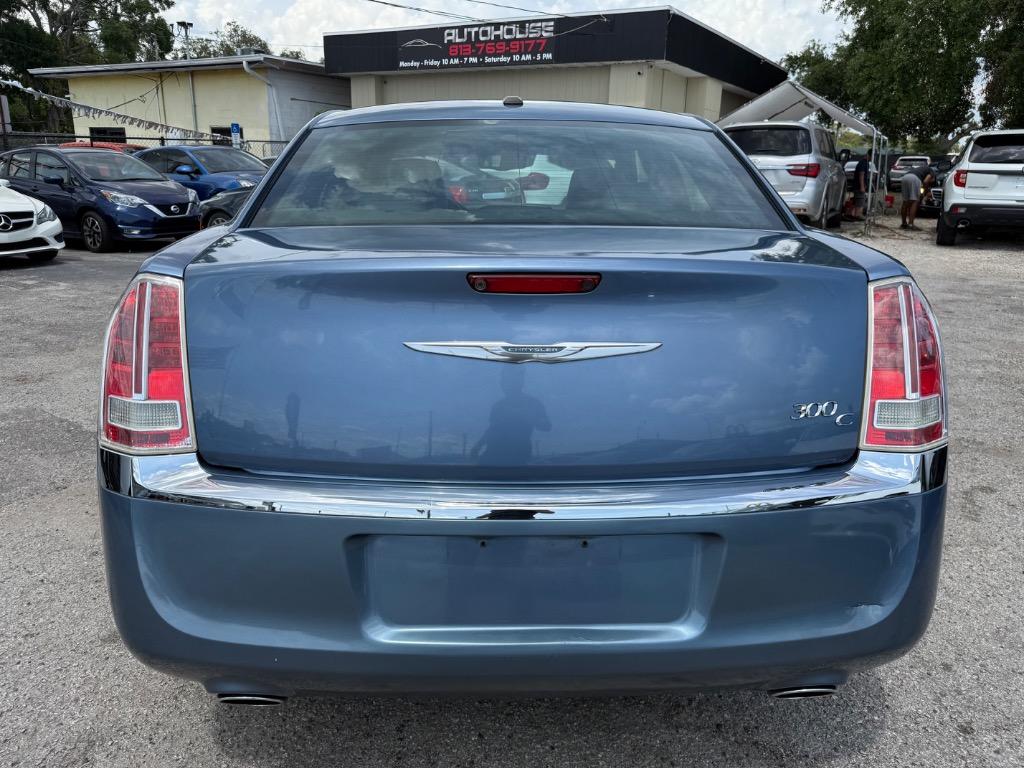 2011 Chrysler 300 C photo