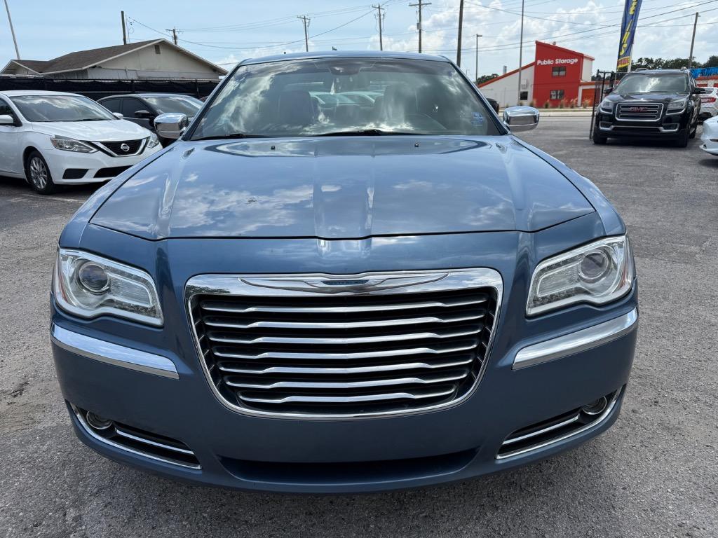 2011 Chrysler 300 C photo