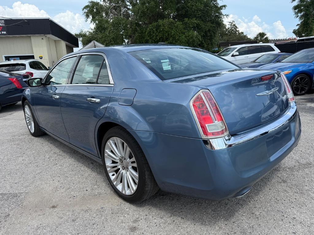 2011 Chrysler 300 C photo