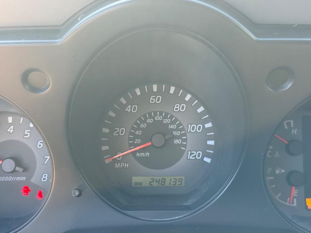 2002 Nissan Frontier XE-V6 photo