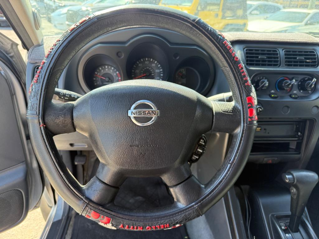2002 Nissan Frontier XE-V6 photo