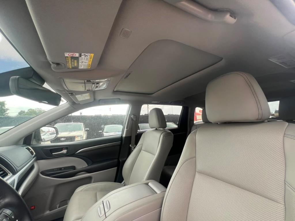 2019 Toyota Highlander - $26,500