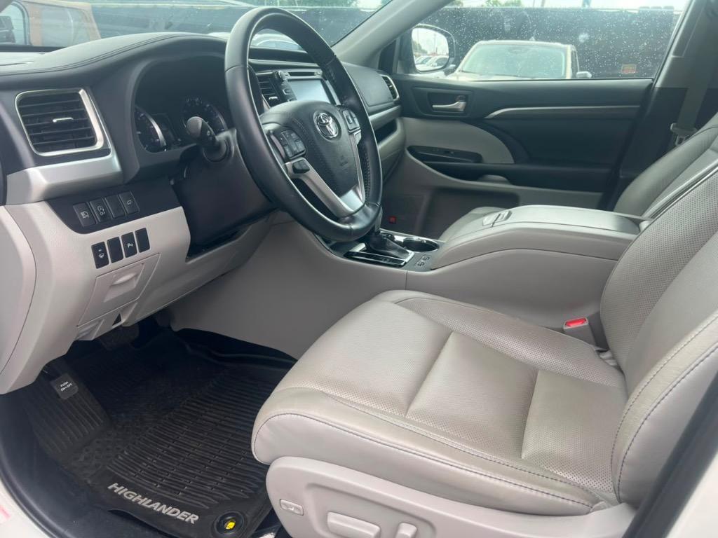 2019 Toyota Highlander - $26,500