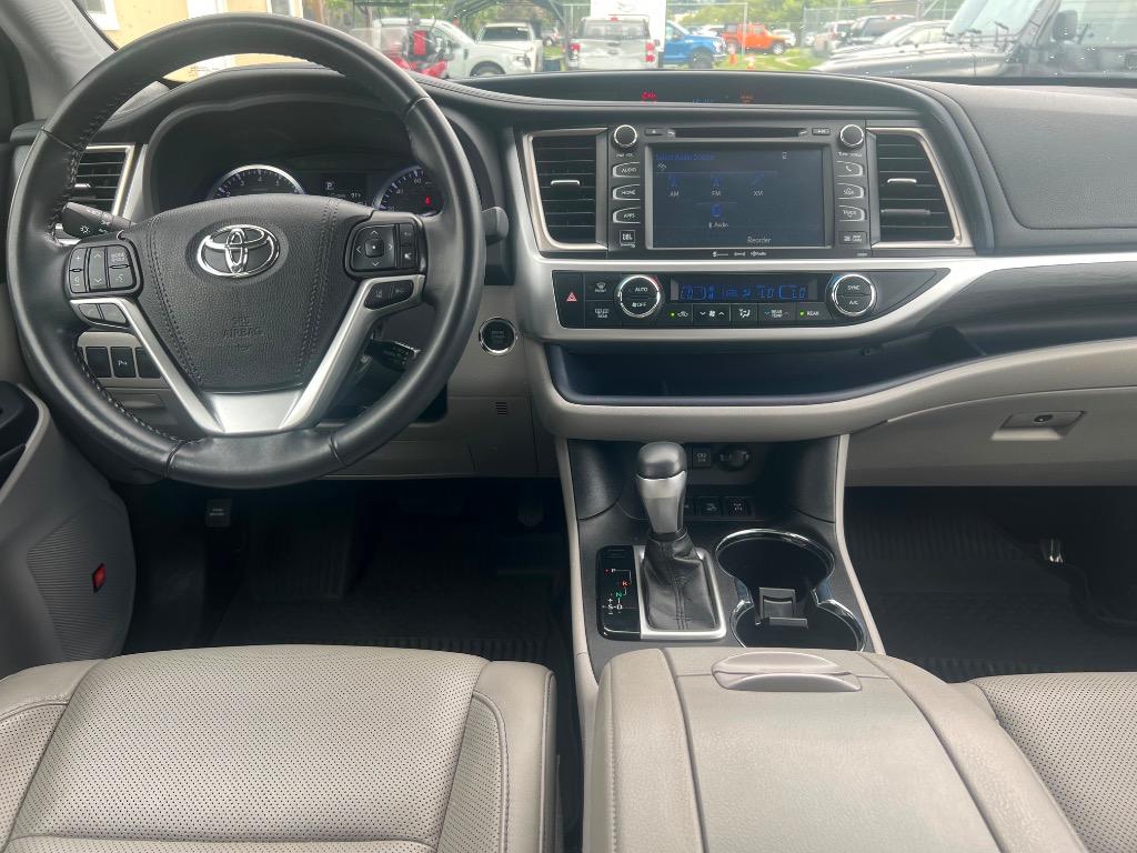 2019 Toyota Highlander - $26,500