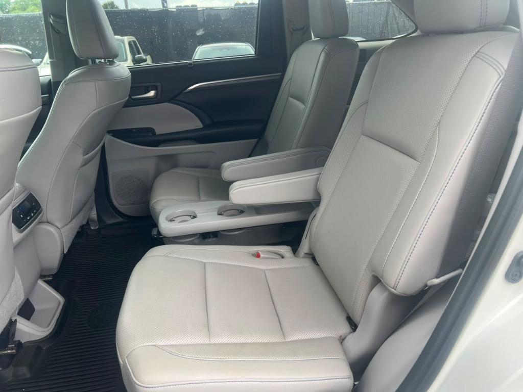 2019 Toyota Highlander - $26,500