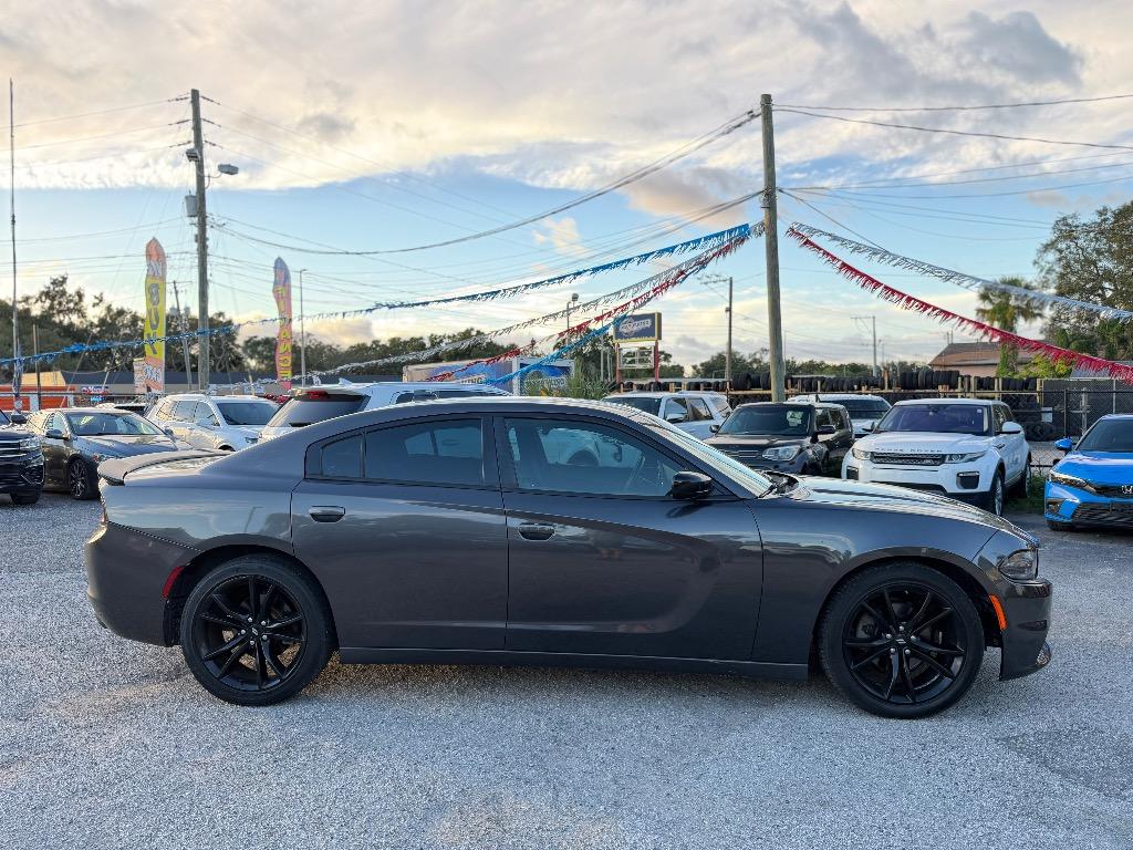 2017 Dodge Charger - $10,995